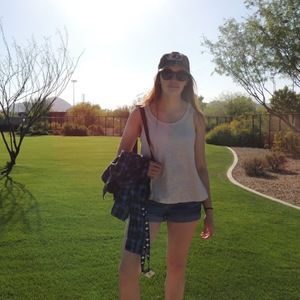 Meet your Posher, Casey